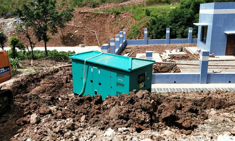 屏山龙华管网工程项目从格瓦斯采购一台300KW防雨型静音发电机组用做备用发电机组