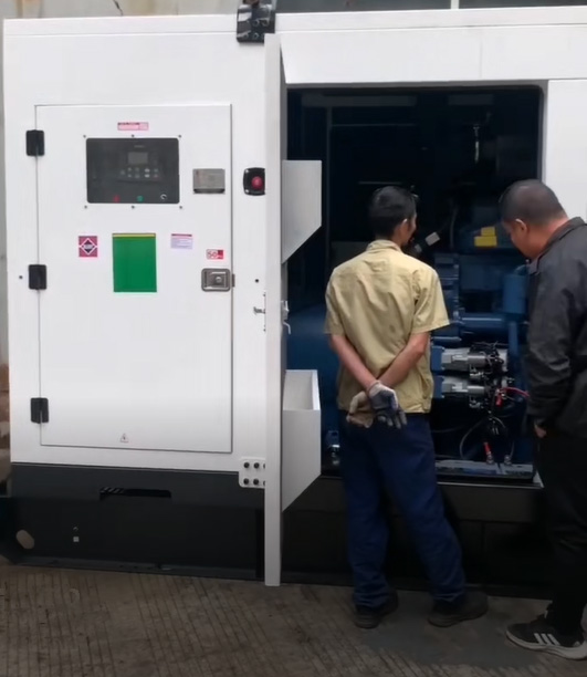 出货浙江某彩坊印染有限公司500KW静音型发电机组